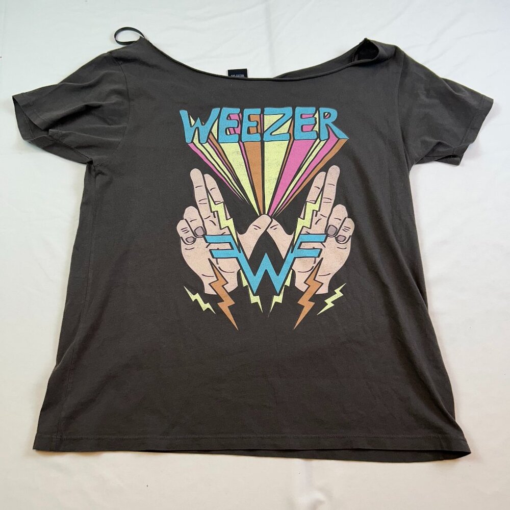 Weezer Graphic Band Tee Size M Retro Lightning Logo Made in USA